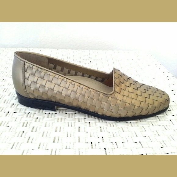 Trotters Shoes - Trotters Muted Gold Woven Flats Sz 5 1/2M